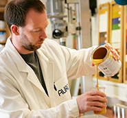 植物化学の精鋭が集う研究機関